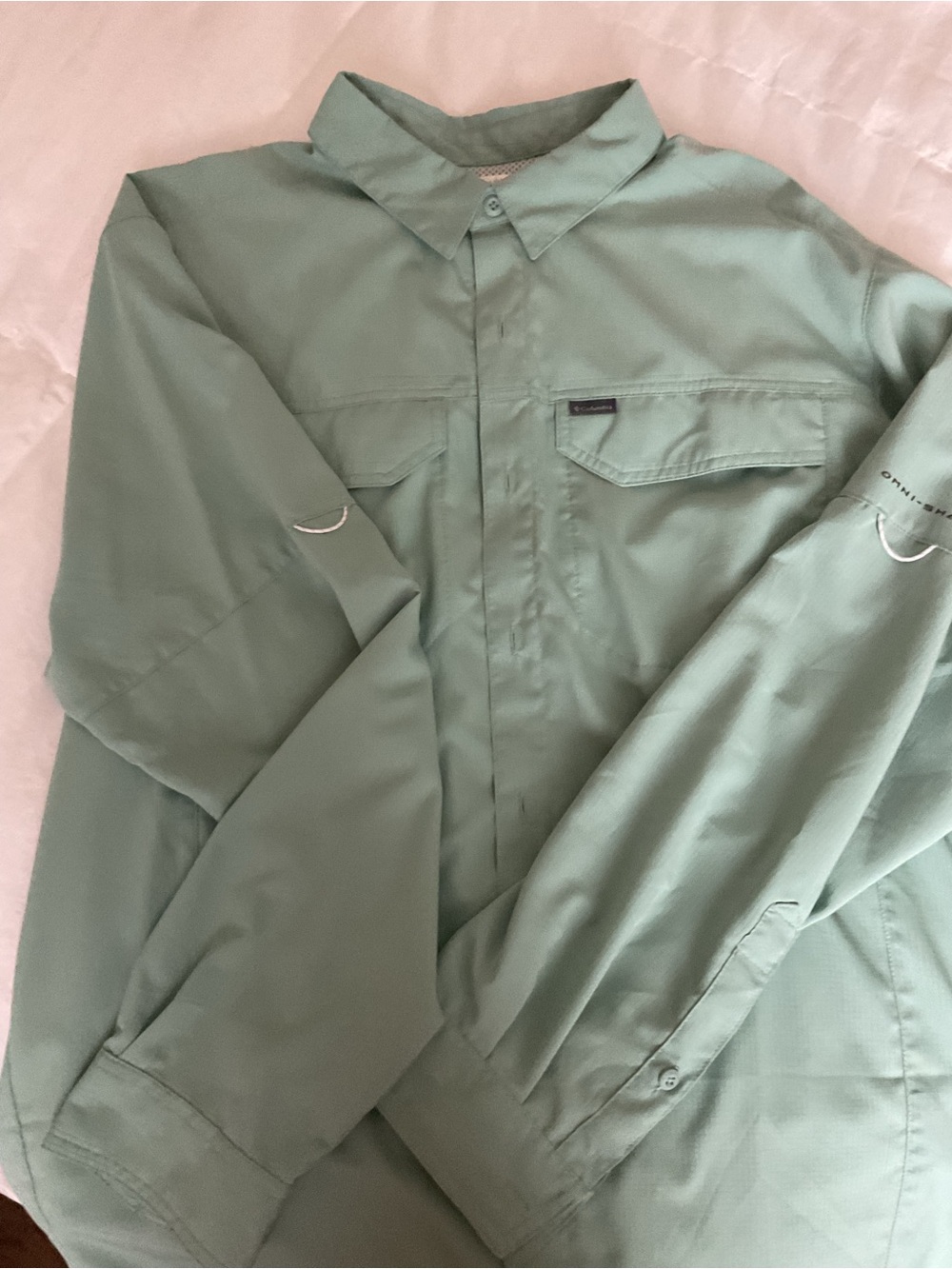 Men's Columbia Omni Shade Lightweight Button-Up shirt in Sage Green
